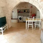 Trulli Mari In Valle D'itria