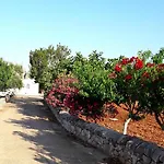 Trulli Mari In Valle D'itria Ostuni