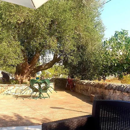 Trulli Mari In Valle D'itria 오스투니