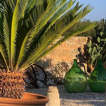 Trulli Mari In Valle D'itria *