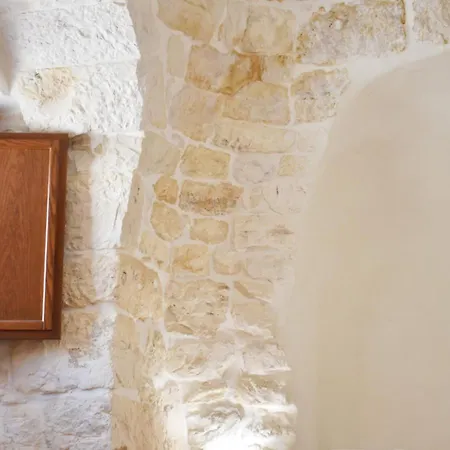 Trulli Mari In Valle D'itria