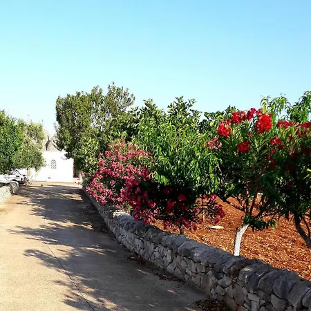 Trulli Mari In Valle D'itria أوستوني