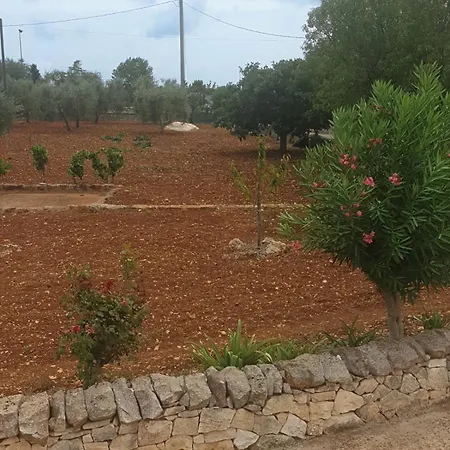 Trulli Mari In Valle D'itria * أوستوني