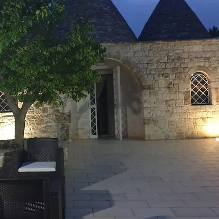 Trulli Mari In Valle D'itria Ostuni